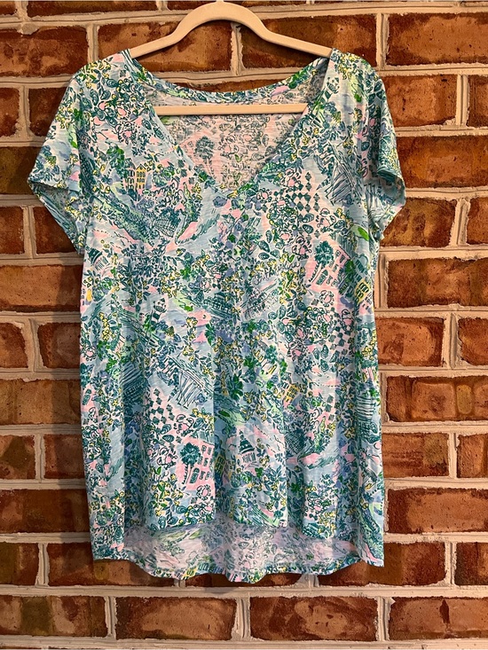 Lilly Pulitzer Tops - Lilly Pulitzer loves South Carolina V-Neck Short Sleeve Tee. Large